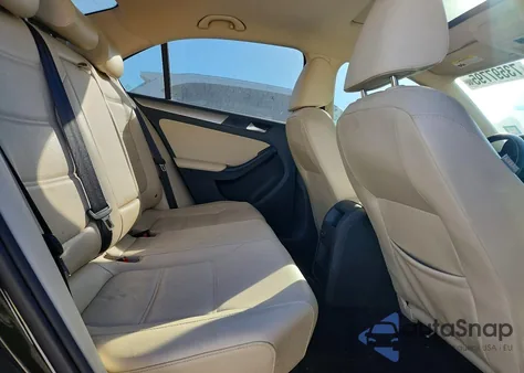 2017 Volkswagen Jetta Se z USA, uszkodzony, nr VIN 3VWDB7AJ5HM396315